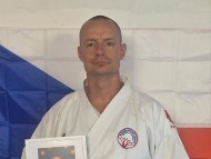 Jubilee Cup 2026 – mistr Knajbl obdržel ocenění za přínos EMESKAI od velmistra prof. Dr. Jakhela